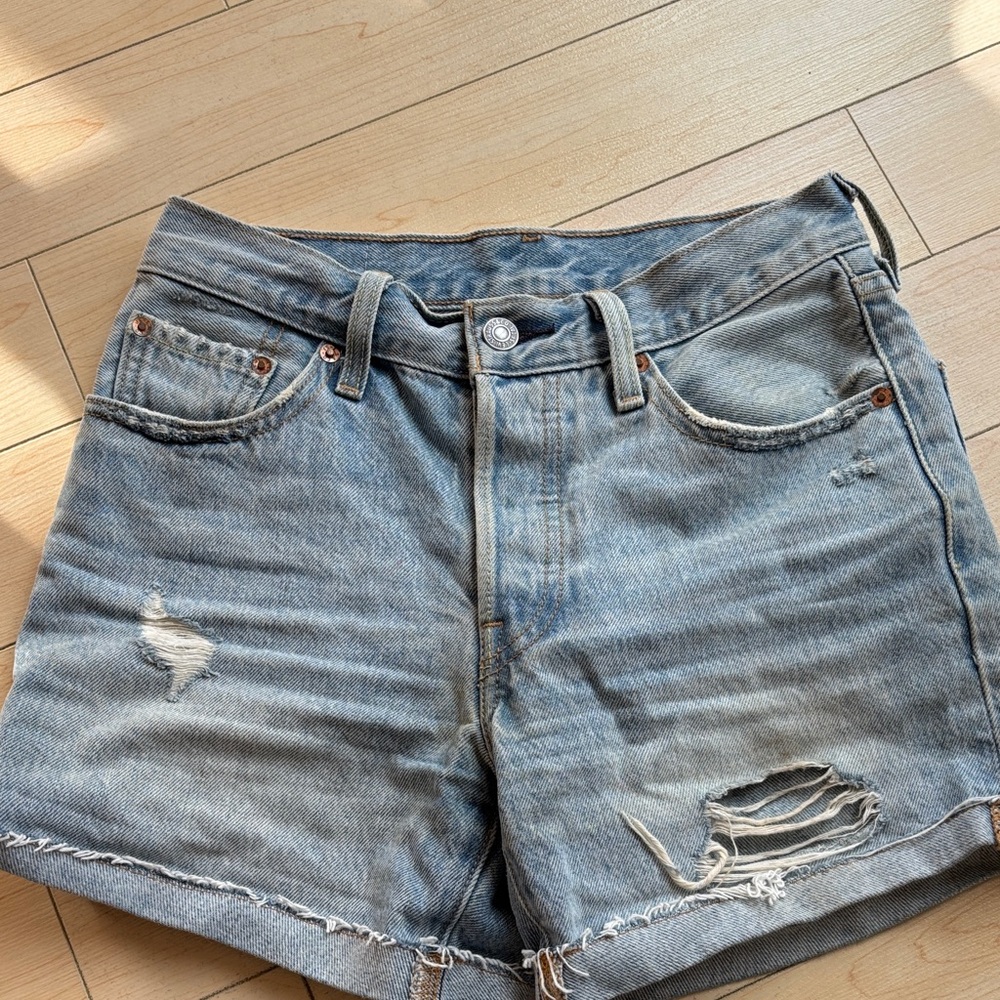 Levi’s denim shorts women’s small